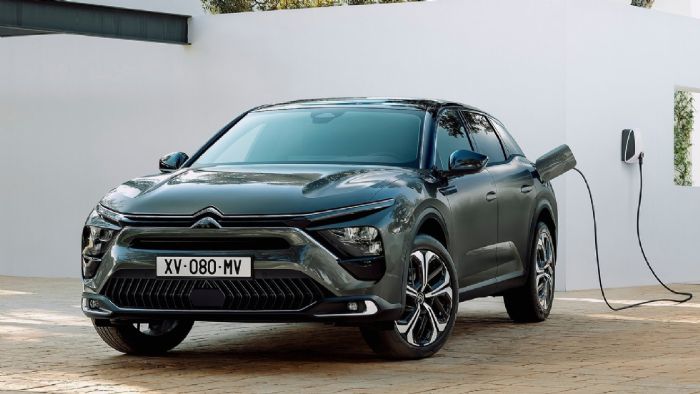 Plug-in, με ενεργή ανάρτηση & super χώρους Plug-in, με ενεργή ανάρτηση & super χώρους