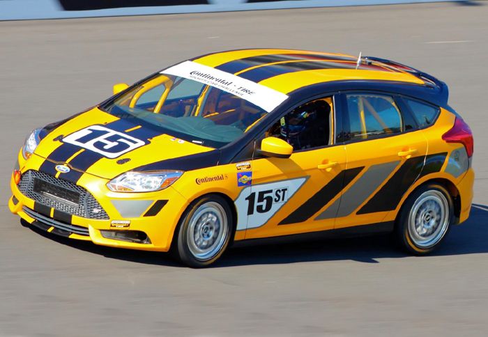 To αγωνιστικό Ford Focus ST-R των 250 ίππων. 