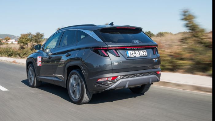 Το Hyundai Tucson προσφέρει κορυφαία ποιότητα κύλισης και άριστη ηχομόνωση, καθιστώντας τις μακρινές διαδρομές στον ανοιχτό δρόμο σε μια ιδιαίτερα άνετη και ευχάριστη εμπειρία.