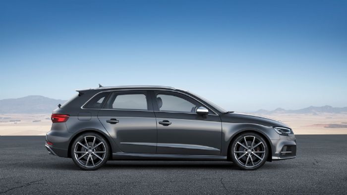 Αισθητικά το Audi S3 δεν ξεφεύγει από τη γνωστή αισθητική της εταιρείας, που ακόμα και στα σπορ μοντέλα της έχει ως κύριο χαρακτηριστικό τη διακριτικότητα. 
