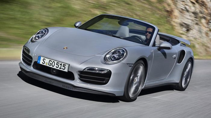 Η Porsche δημοσιοποίησε εικόνες από τις νέες 911 Turbo και Turbo S σε cabriolet version, οι οποίες δεν διαφέρουν σχεδιαστικά από την coupe έκδοση, παρά μόνο στο θέμα της οροφής.