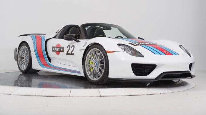 Η προς πώληση Porsche 918 Spyder του 2015, έχει στο οδόμετρό της 265 χιλιόμετρα.
