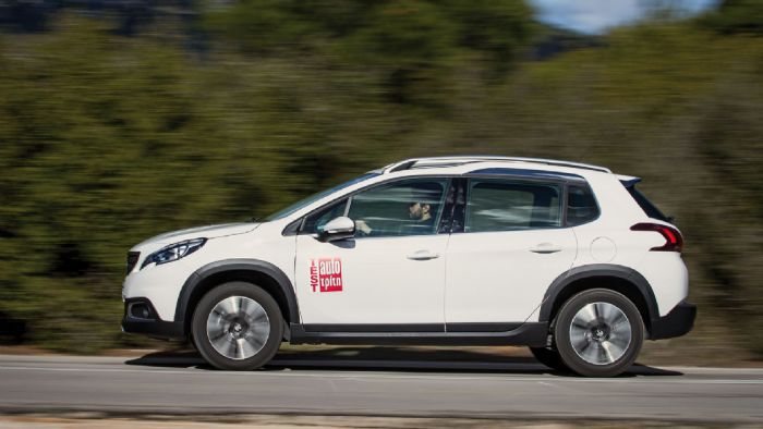To Peugeot 2008 ακόμη και στη βασική του έκδοση προσφέρει πλούσιο εξοπλισμό με στάνταρ μέχρι και τον κλιματισμό.	