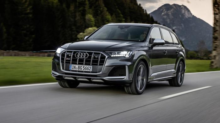 Οι δύο SUV ναυαρχίδες της γερμανικής premium φίρμας υπόσχονται καταιγιστικές επιδόσεις και τι άλλο θα περίμενε κανείς από έναν 4λιτρο biturbo βενζινοκινητήρα με απόδοση 407 ίππων και 770 Nm ροπής που Οι δύο SUV ναυαρχίδες της γερμανικής premium φίρμας υπόσχονται καταιγιστικές επιδόσεις και τι άλλο θα περίμενε κανείς από έναν 4λιτρο biturbo βενζινοκινητήρα με απόδοση 407 ίππων και 770 Nm ροπής που