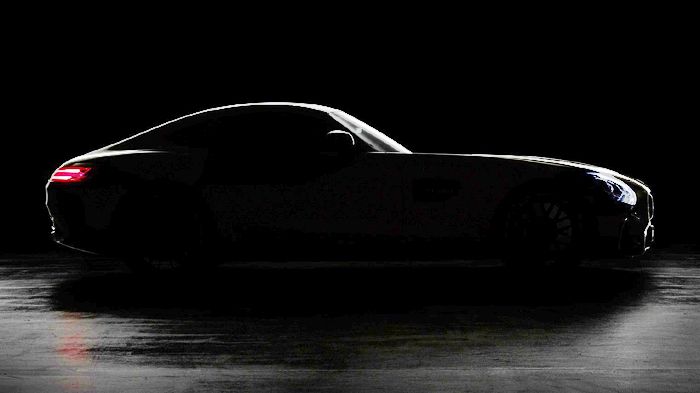 Στην επίσημη teaser εικόνα της Mercedes, διακρίνουμε το μακρύ ρύγχος της AMG GT και το κοφτό πίσω τμήμα της.