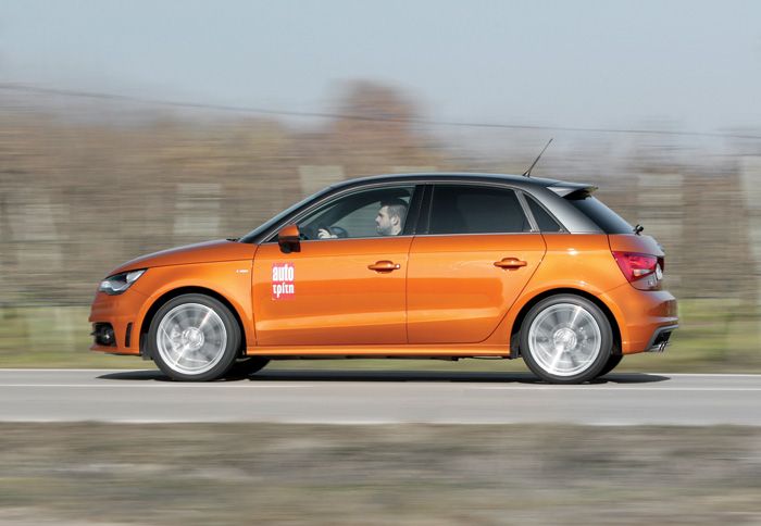 Το Α1 Sportback στο δρόμο δίνει την αίσθηση μεγαλύτερου αυτοκινήτου. Είναι σταθερό στον αυτοκινητόδρομο και ουδέτερο στις στροφές. Το Α1 Sportback στο δρόμο δίνει την αίσθηση μεγαλύτερου αυτοκινήτου. Είναι σταθερό στον αυτοκινητόδρομο και ουδέτερο στις στροφές.