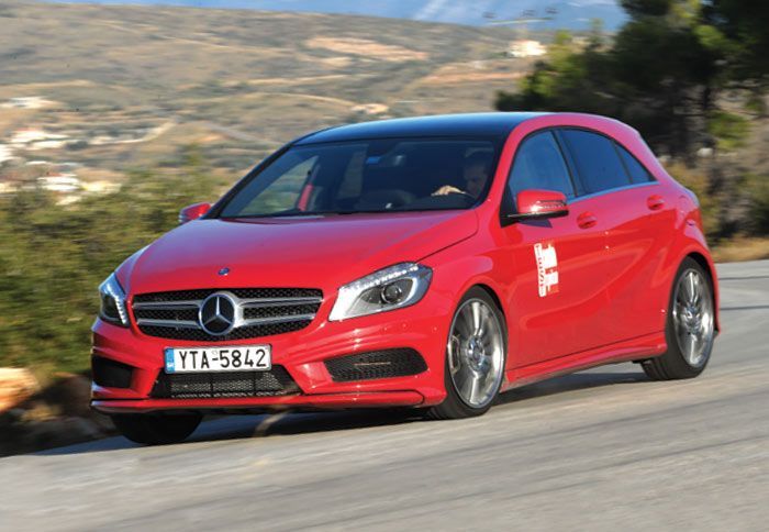 Χάρη στη νέα της σχεδίαση η A-Class απέκτησε και εξαιρετικά αεροδυναμικό σχήμα. Χάρη στη νέα της σχεδίαση η A-Class απέκτησε και εξαιρετικά αεροδυναμικό σχήμα.