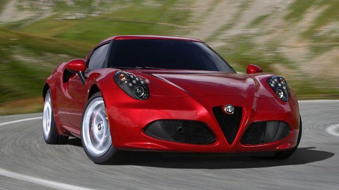 Ο επικεφαλής marketing της Alfa Romeo, Alberto Cavaggioni ανέφερε ότι κάθε χρόνο θα υπάρχει ένα νέο στοιχείο για την 4 C.