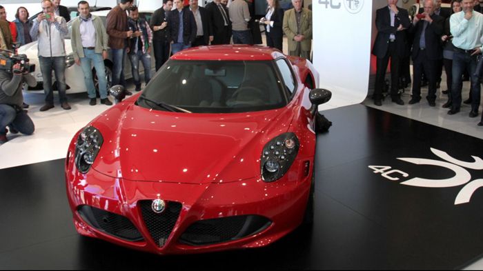 Με ένα event στις εγκαταστάσεις της Αutoone παρουσιάστηκε στους δημοσιογράφους του ειδικού Τύπου η μοναδική Alfa Romeo 4C Launch Edition που θα διατεθεί στην ελληνική αγορά. 