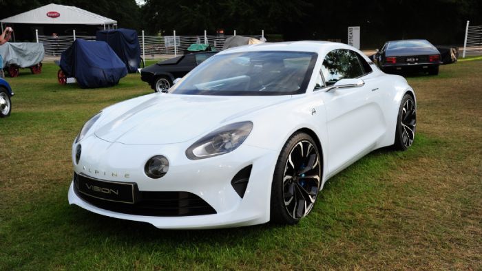 Το νέο sports coupe της Alpine (Α120;) είναι στην τελευταία φάση των δοκιμών του και ετοιμάζεται να μας συστηθεί στις αρχές του νέου έτους. Τα πρώτα μοντέλα θα φτάσουν στους ιδιοκτήτες τους το επόμενο