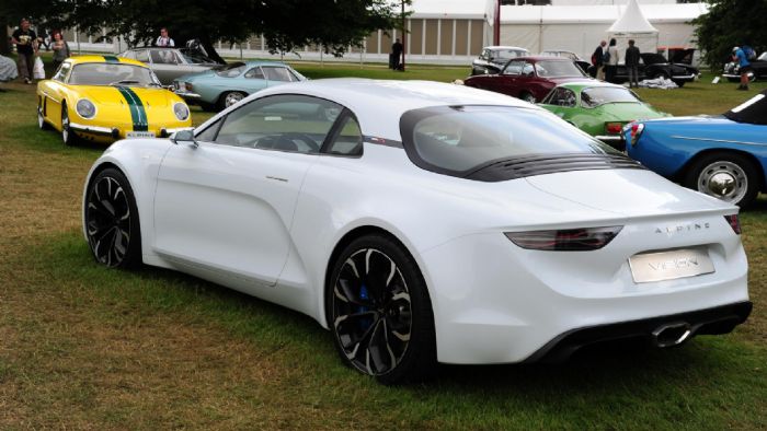 Το κεντρομήχανο διθέσιο coupe θα αποκτήσει μια cabriolet έκδοση, αλλά και μία πιο σκληροπυρηνική εκδοχή. Κίνηση θα παίρνει από έναν νέο 1.800άρη turbo κινητήρα απόδοσης κοντά στους 300 ίππους.