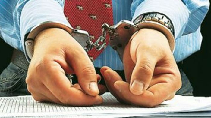 Συνελήφθησαν οι υπεύθυνοι της ασφαλιστικής-φάντασμα General Commodities, αφού είχαν εξαπατήσει με πλαστά συμβόλαια αυτοκινήτων, πάνω από 10.000 πολίτες.