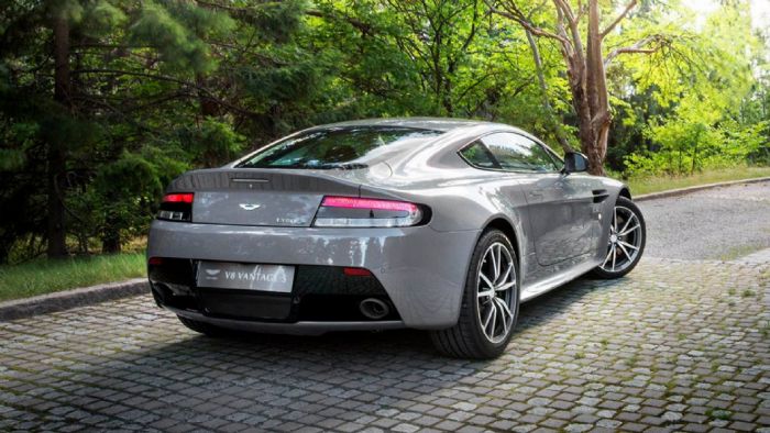 Το τμήμα εξατομίκευσης «Q» της Aston Martin, φτιάχνει αυτοκίνητα κατά παραγγελία των πελατών. Το τμήμα εξατομίκευσης «Q» της Aston Martin, φτιάχνει αυτοκίνητα κατά παραγγελία των πελατών.