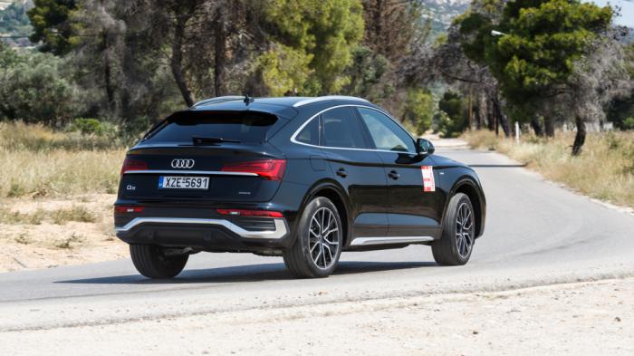 To Q5 Sportback διαφοροποιείται αισθητικά απ΄ τις «απλές» εκδόσεις στο πίσω μέρος, λόγω του coupe μοτίβου.