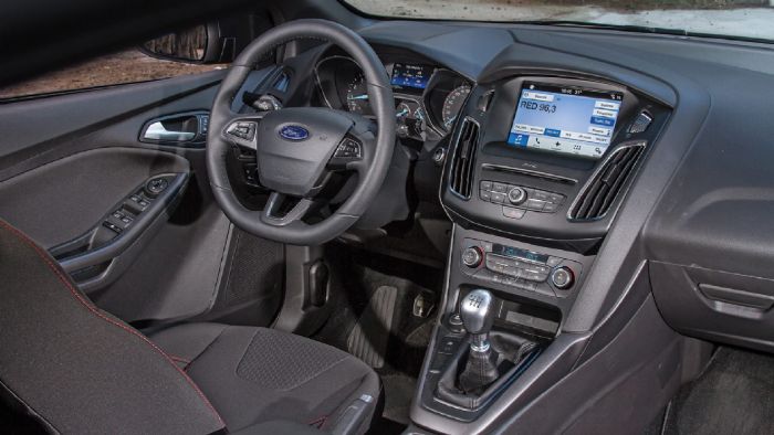 Το Ford Focus είναι ευχάριστο, μοντέρνο και στιβαρό στο εσωτερικό του και σε αυτή την έκδοση. 