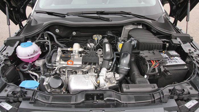 Ο κινητήρας του Audi A1 1,4 TFSI εμφανίζει καλές επιδόσεις στις ρεπρίζ χάρη στην turbo φύση του. Με το αυτόματο κιβώτιο διπλού συμπλέκτη S tronic είναι ελάχιστα πιο οικονομικός σε κατανάλωση από ό,τι με το 6άρι κιβώτιο όπως και με 30 ευρώ λιγότερα τέλη.