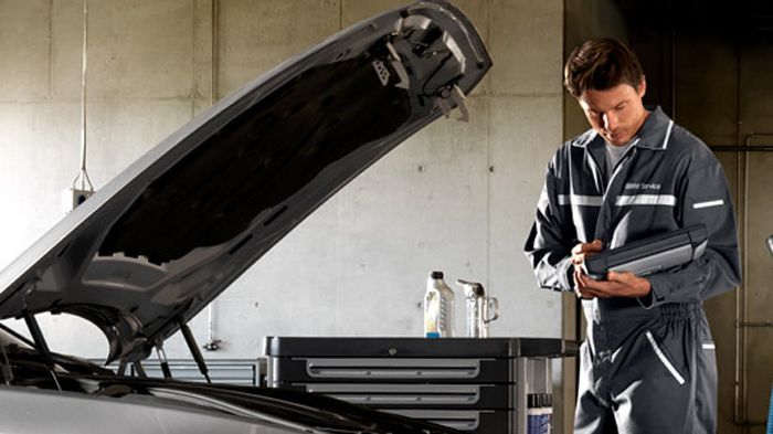 Όλα τα νέα αυτοκίνητα BMW διαθέτουν στο βασικό τους εξοπλισμό πακέτο BMW Service Inclusive Standard για 5 χρόνια ή 60.000χλμ.	