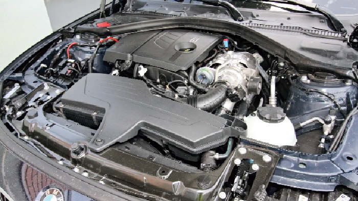 Ο 1.600άρης Twin Power Turbo κινητήρας της 320i έχει 170 ίππους και της χαρίζει εξαιρετικές επιδόσεις με καλή μέση κατανάλωση.	