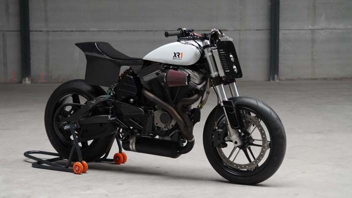 Η Bottpower ολοκλήρωσε μετά από δύο χρόνια εργασιών το custom Bott XR1, το οποίο θυμίζει τεχνολογικά προηγμένο flat track μοντέλο.