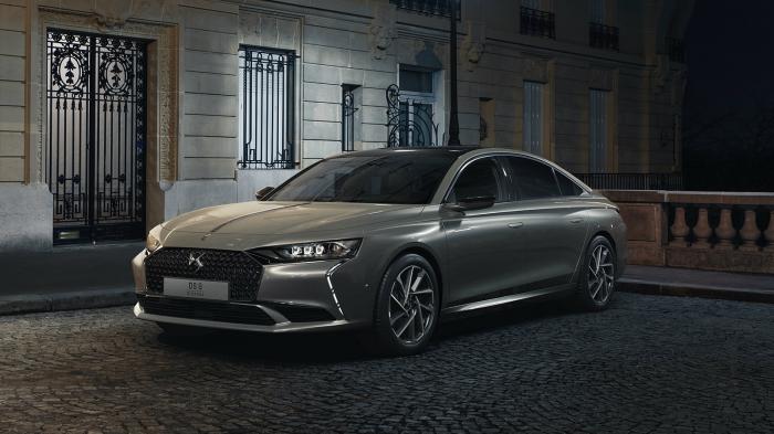 H DS μπαίνει δυναμικά στην κατηγορία των premium σεντάν με το ολοκαίνουριο «9άρι» της, εφοδιασμένο με πλούσια τεχνολογία αλλά και με Plug-in υβριδικά κινητήρια σύνολα ισχύος έως και 360 ίππων. H DS μπαίνει δυναμικά στην κατηγορία των premium σεντάν με το ολοκαίνουριο «9άρι» της, εφοδιασμένο με πλούσια τεχνολογία αλλά και με Plug-in υβριδικά κινητήρια σύνολα ισχύος έως και 360 ίππων.