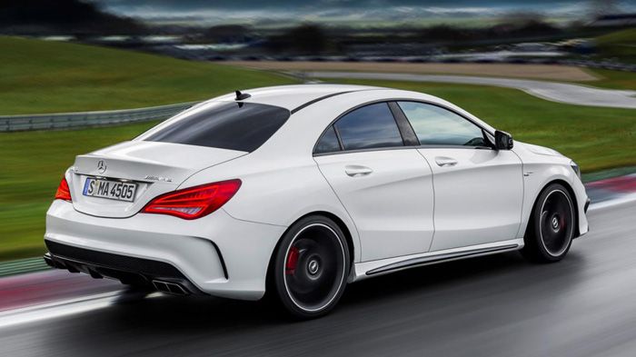 Πέραν της εμφάνισης η νέα CLA 45 AMG, εντυπωσιάζει και με τις επιδόσεις της, καθώς για τα πρώτα 100 μέτρα χρειάζεται μόλις 4,6 δευτερόλεπτα.