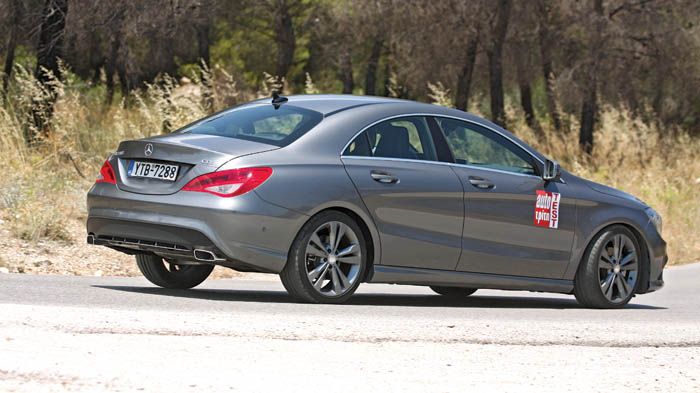 Η Mercedes CLA 180 CDI πατάει γερά στο οδόστρωμα και δεν δυσανασχετεί όταν ανεβάσεις οδηγικούς ρυθμούς. Το χαμηλοπρόφιλα ελαστικά ενισχύουν κάποιες από τις ανωμαλίες του δρόμου.
