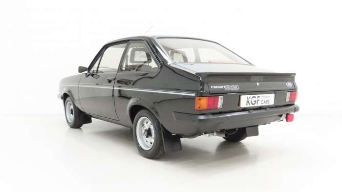 Ford Escort RS2000 έμεινε κρυμμένο 36 χρόνια για να μην το κλέψουν Ford Escort RS2000 έμεινε κρυμμένο 36 χρόνια για να μην το κλέψουν