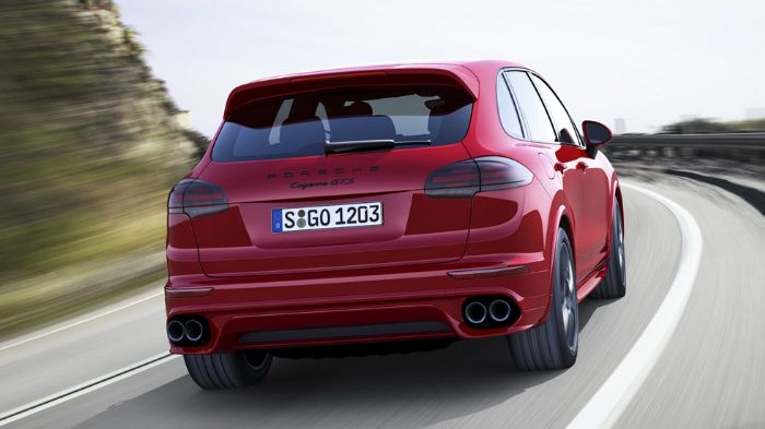 Η νέα Cayenne GTS κάνει το 0-100 χλμ./ώρα σε 5,2 δλ., ενώ αν εξοπλιστεί με το πακέτο Sport Chrono, η σχετική επίδοση πέφτει στα 5,1 δλ., δύο τιμές που είναι μειωμένες κατά 0,5 και 0,6 δλ. αντίστοιχα, σε σχέση με το παρελθόν.