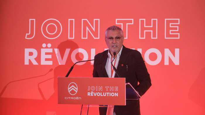 Ο κος Πολυχρόνης Συγγελίδης βραβεύθηκε από το Επίσημο δίκτυο διανομέων της Citroen, ως ένδειξη βαθύτατης εμπιστοσύνης και σεβασμού για όλα αυτά τα χρόνια της μεταξύ τους συνεργασίας. Ο κος Πολυχρόνης Συγγελίδης βραβεύθηκε από το Επίσημο δίκτυο διανομέων της Citroen, ως ένδειξη βαθύτατης εμπιστοσύνης και σεβασμού για όλα αυτά τα χρόνια της μεταξύ τους συνεργασίας.