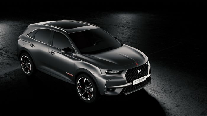 Το DS7 Crossback La Premiere θα είναι διαθέσιμο σε τρεις αποχρώσεις, τις Cumulus Grey, Pearl White και Perla Nera Black.