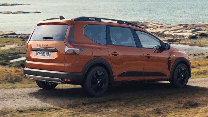 Το 2023, το Jogger θα γίνει το πρώτο μοντέλο της Dacia που θα διατίθεται με υβριδική τεχνολογία. Το 2023, το Jogger θα γίνει το πρώτο μοντέλο της Dacia που θα διατίθεται με υβριδική τεχνολογία.