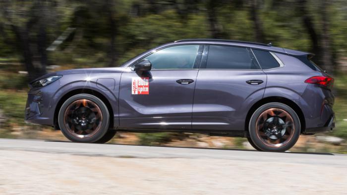 Το plug-in υβριδικό σύστημα έχει μπαταρία 19,4 kWh και απόδοση 272 ίππων. Πέρα από τις ζωηρές επιδόσεις σημασία έχει η πραγματική ηλεκτρική αυτονομία που ξεπερνά τα 100 χλμ. σε μικτές συνθήκες. Το plug-in υβριδικό σύστημα έχει μπαταρία 19,4 kWh και απόδοση 272 ίππων. Πέρα από τις ζωηρές επιδόσεις σημασία έχει η πραγματική ηλεκτρική αυτονομία που ξεπερνά τα 100 χλμ. σε μικτές συνθήκες.