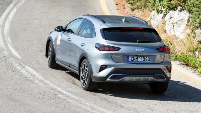 Το Kia XCeed έχει τον τρόπο να σε κερδίζει χάρη στο σωστό του «στήσιμο», το εξαιρετικό πλαίσιο και το πλεονέκτημα της πίσω ανάρτησης πολλαπλών συνδέσμων.