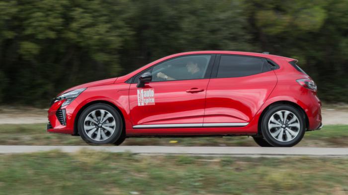Η οδική συμπεριφορά του ανανεωμένου Renault Clio συνεχίζει να παραδίδει σεμινάρια ισορροπίας μεταξύ άνεσης και αποτελεσματικότητας.