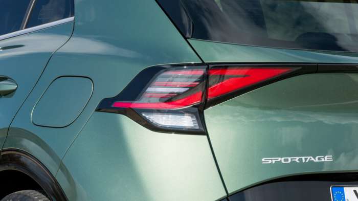 Το Kia Sportage διακρίνεται για τον αιχμηρό του σχεδιασμό όντας ένα από τα cool σχήματα της κατηγορίας των οικογενειακών SUV.