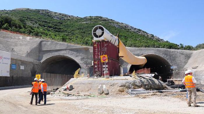 Θα δημιουργηθούν 25.000 νέες θέσεις εργασίας για να ολοκληρωθούν οι αυτοκινητόδρομοι.
