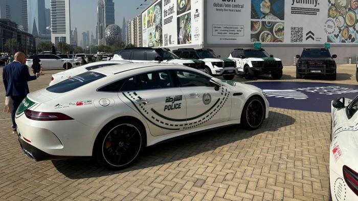 Η αστυνομία του Dubai έχει από Mercedes-AMG μέχρι Ghiath, τα θηριώδη SUV που κατασκευάζονται στα Ηνωμένα Αραβικά Εμιράτα.