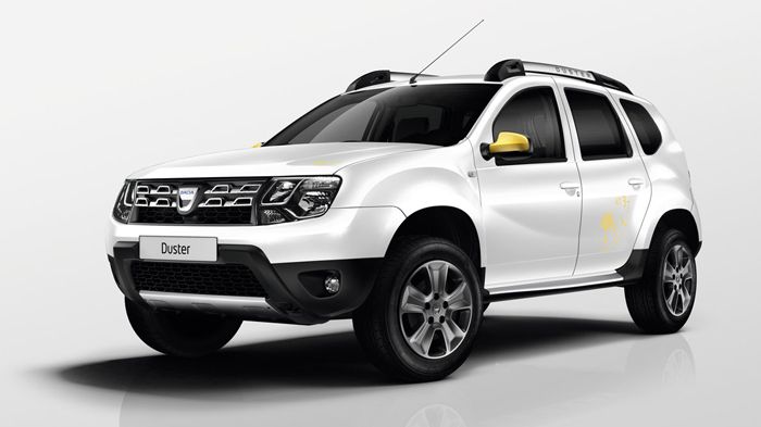 Στο Dacia Duster Air, οι καθρέπτες διαθέτουν κίτρινα καπάκια, ενώ γραφικά με αλτίμετρο, υπάρχουν σε διάφορα σημεία του αμαξώματος.