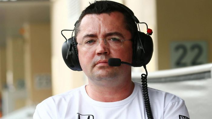 Σύμφωνα με τον Eric Boullier, η κατάσταση είναι αρκετά επικίνδυνη, ακόμη και για να καταστρέψει και την επόμενη χρονιά.