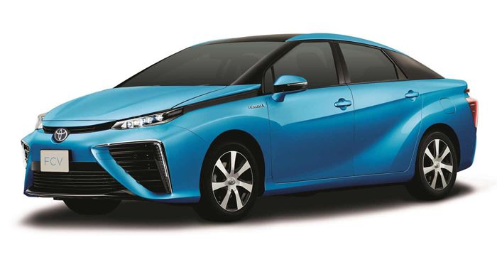Οι πωλήσεις του Toyota FCV θα ξεκινήσουν στην Ιαπωνία πριν από τον Απρίλιο του 2015, ενώ το καλοκαίρι του ίδιου έτους, θα εξαχθεί σε Ευρώπη και Β. Αμερική.