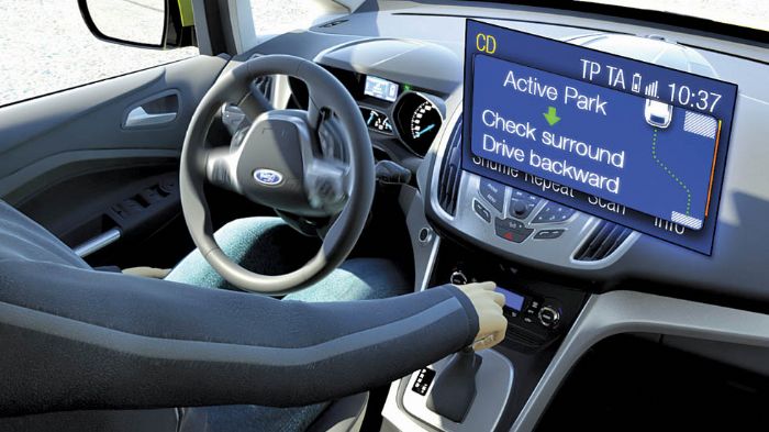 Το Active Park Assist προσφέρει hands free παρκάρισμα με όπισθεν κάθετα και παράλληλα με άλλα αυτοκίνητα. 