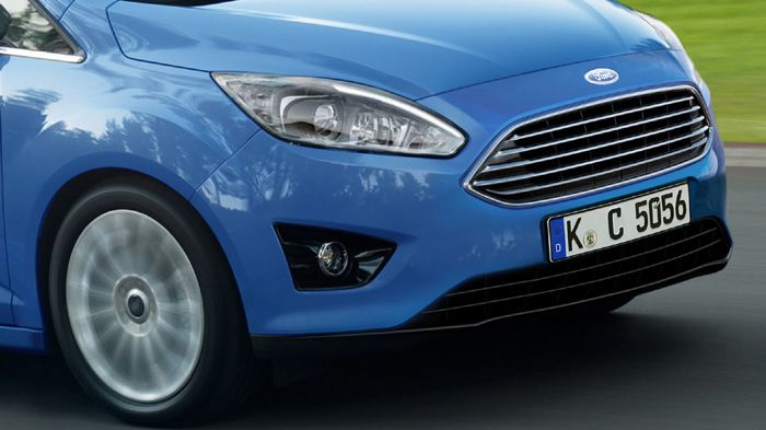 Η αισθητική ανανέωση του Ford C-MAX άγγιξε τον προφυλακτήρα και το καπό, ενώ επανασχεδιασμένα είναι και τα φωτιστικά σώματα.