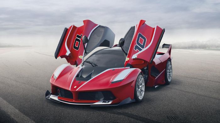 Η Ferrari παρουσίασε την FXX K, η οποία στηρίζεται στην υβριδική LaFerrari.