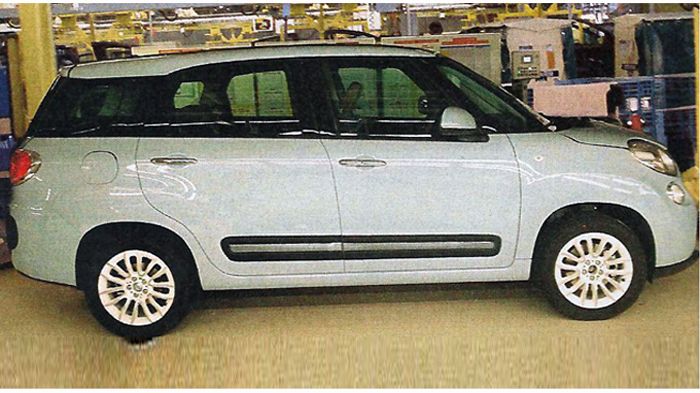 Το Fiat 500XL θα αποτελέσει την 7θεσια έκδοση του 500L και αναμένεται να λανσαριστεί στην ευρωπαϊκή αγορά στα τέλη Ιουλίου.  