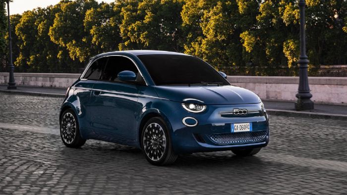 Ηλεκτρικό Fiat 500,Το εμβληματικό 500 επέλεξε η Fiat να λανσάρει ως το πρώτο το της ηλεκτρικό μοντέλο. Το ρετρομοντέρνο ιταλικό μίνι χρησιμοποιεί ένα ηλεκτρικό κινητήρα 118 ίππων, συνδυασμένο με πακέτ Ηλεκτρικό Fiat 500,Το εμβληματικό 500 επέλεξε η Fiat να λανσάρει ως το πρώτο το της ηλεκτρικό μοντέλο. Το ρετρομοντέρνο ιταλικό μίνι χρησιμοποιεί ένα ηλεκτρικό κινητήρα 118 ίππων, συνδυασμένο με πακέτ