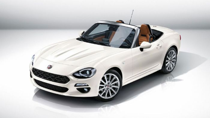 Το Fiat 124 Spider αποτελεί την ιταλική version του Mazda MX-5, με τους Ιταλούς να αναφέρουν όμως πως έχουν εξελίξει το αμάξωμα στα πρότυπα του πρώτου124 Spider. Το Fiat 124 Spider αποτελεί την ιταλική version του Mazda MX-5, με τους Ιταλούς να αναφέρουν όμως πως έχουν εξελίξει το αμάξωμα στα πρότυπα του πρώτου124 Spider.