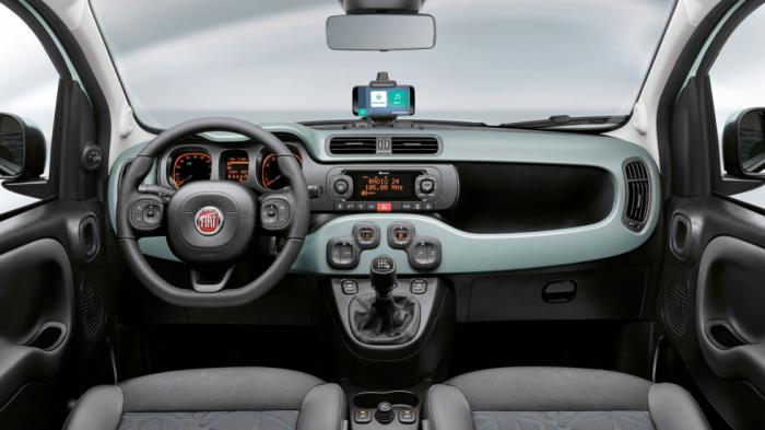 Πρακτική και λειτουργική, η καμπίνα του Fiat Panda εξοπλίζεται και με οθόνη αφής 5 ιντσών για το σύστημα infotainment. Πρακτική και λειτουργική, η καμπίνα του Fiat Panda εξοπλίζεται και με οθόνη αφής 5 ιντσών για το σύστημα infotainment.