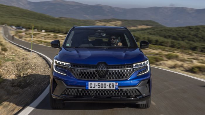 Οδηγούμε το νέο Renault Austral στην Ισπανία Οδηγούμε το νέο Renault Austral στην Ισπανία