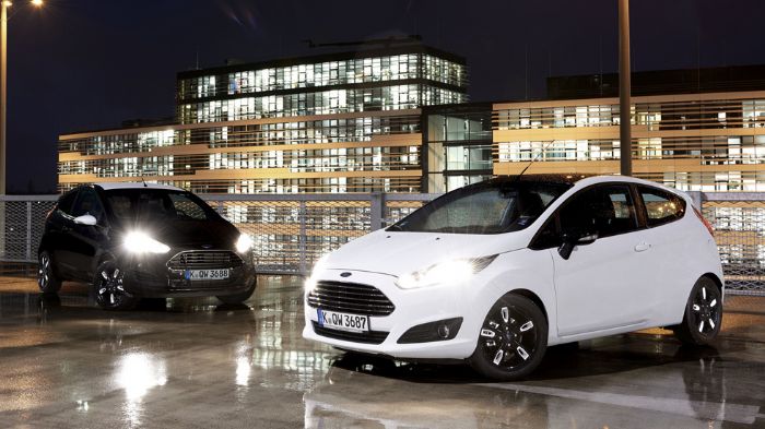 Τα Ford Fiesta Black & White Editions λανσάρονται σε 3θυρη και 5θυρη μορφή με βάση την έκδοση Trend. Φέρουν απόχρωση Panther Black ή Frozen White, ενώ κοντράστ κάνουν η οροφή και οι καθρέπτες.