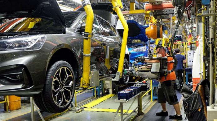 Η παραγωγή του Focus στο εργοστάσιο της Ford στο Saarlouis της Γερμανίας. Η παραγωγή του Focus στο εργοστάσιο της Ford στο Saarlouis της Γερμανίας.